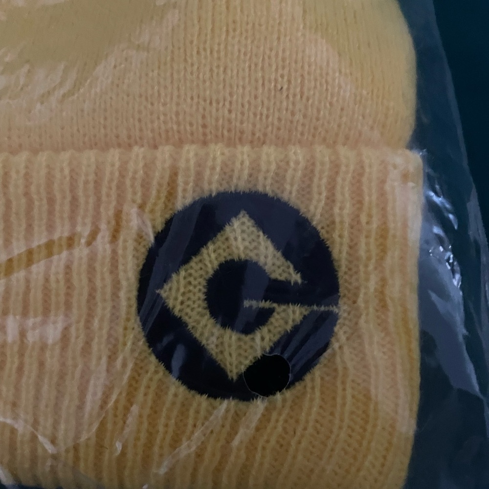 New Minion Set. Cosplay set includes 1 steampunk goggles, 1 yellow beanie hats - Picture 4 of 5